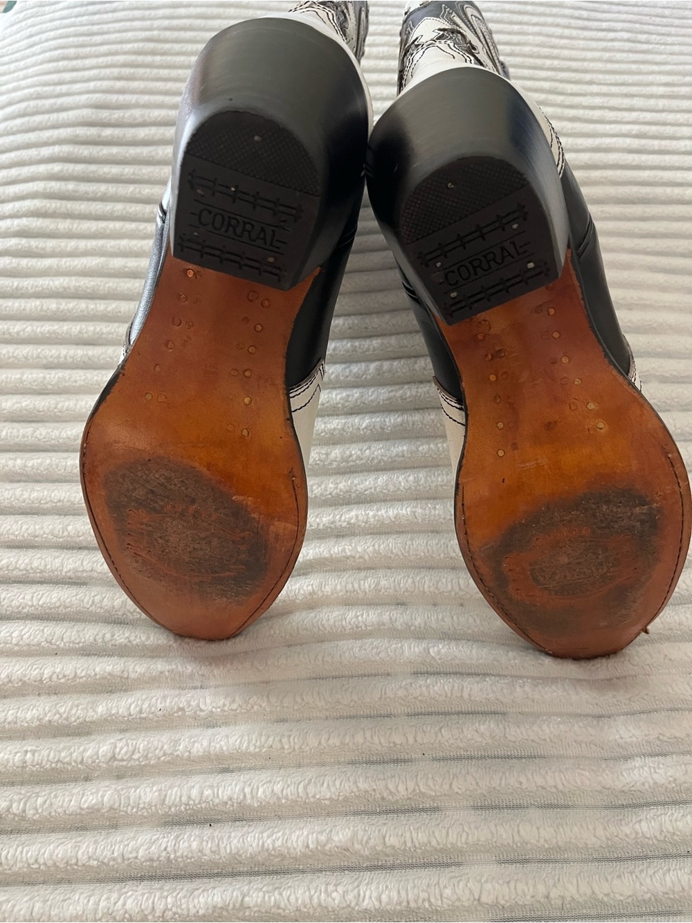 Corral Cowboy Boots - Picture 6 of 11